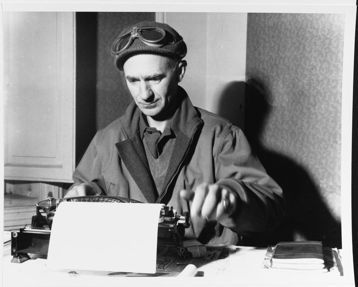 ernie pyle reporting on world war two