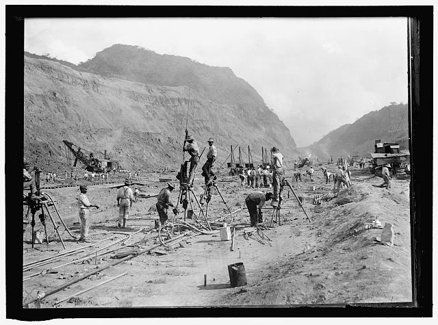 building the panama canal